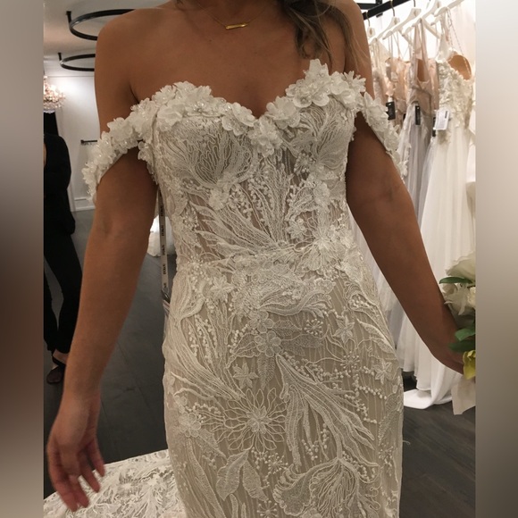 Enzoani Odette Embroidered Floral Lace Wedding Gown Brand New Unaltered size 2 - Picture 8 of 13